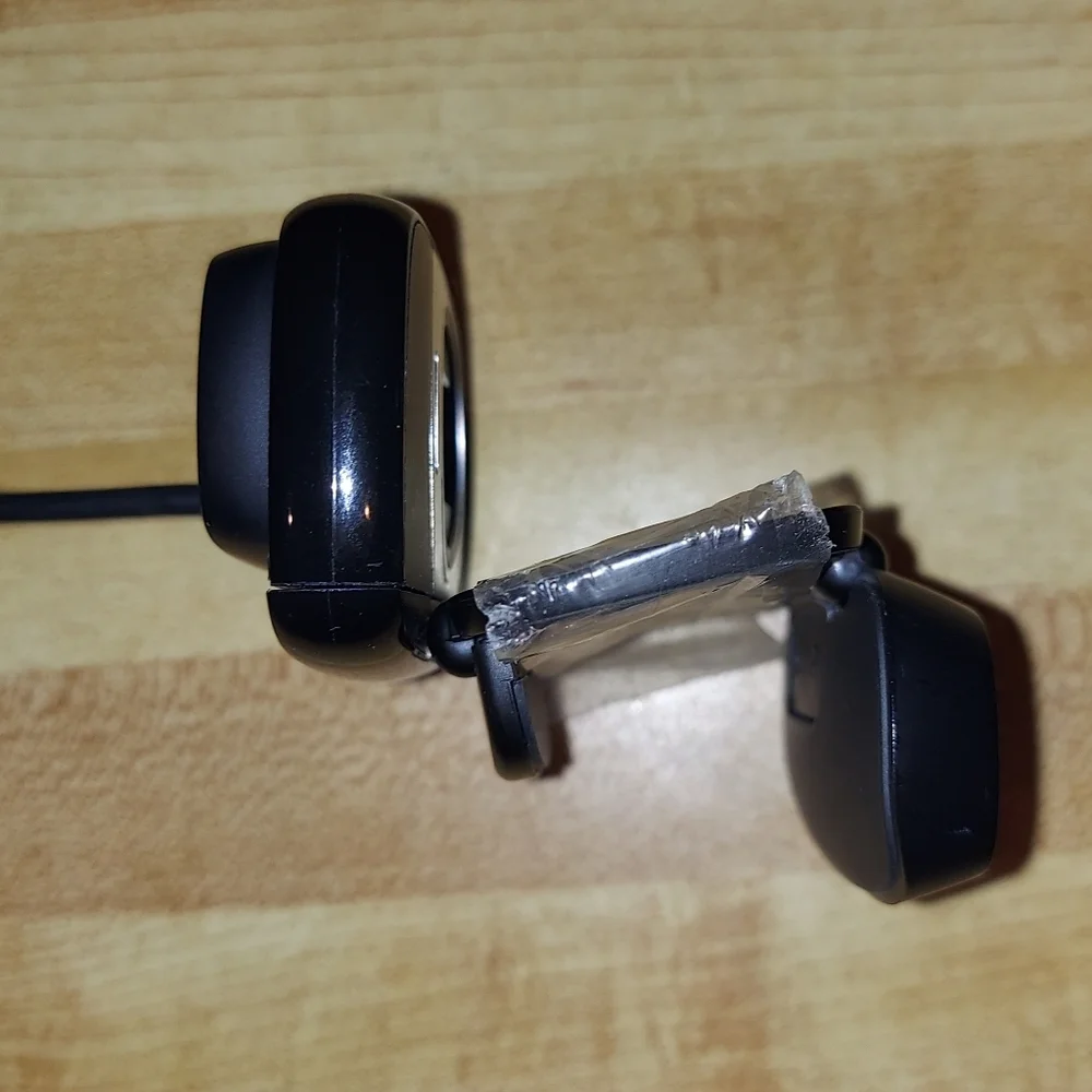 LOGITECH C615 HD 1080P PORTABLE WEB CAM SWIVELS 360° MICROPHONE FOLD & GO DESIGN
